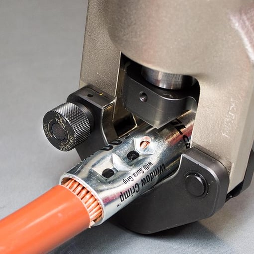 Window Crimps With Sure Grip in the crimping tool